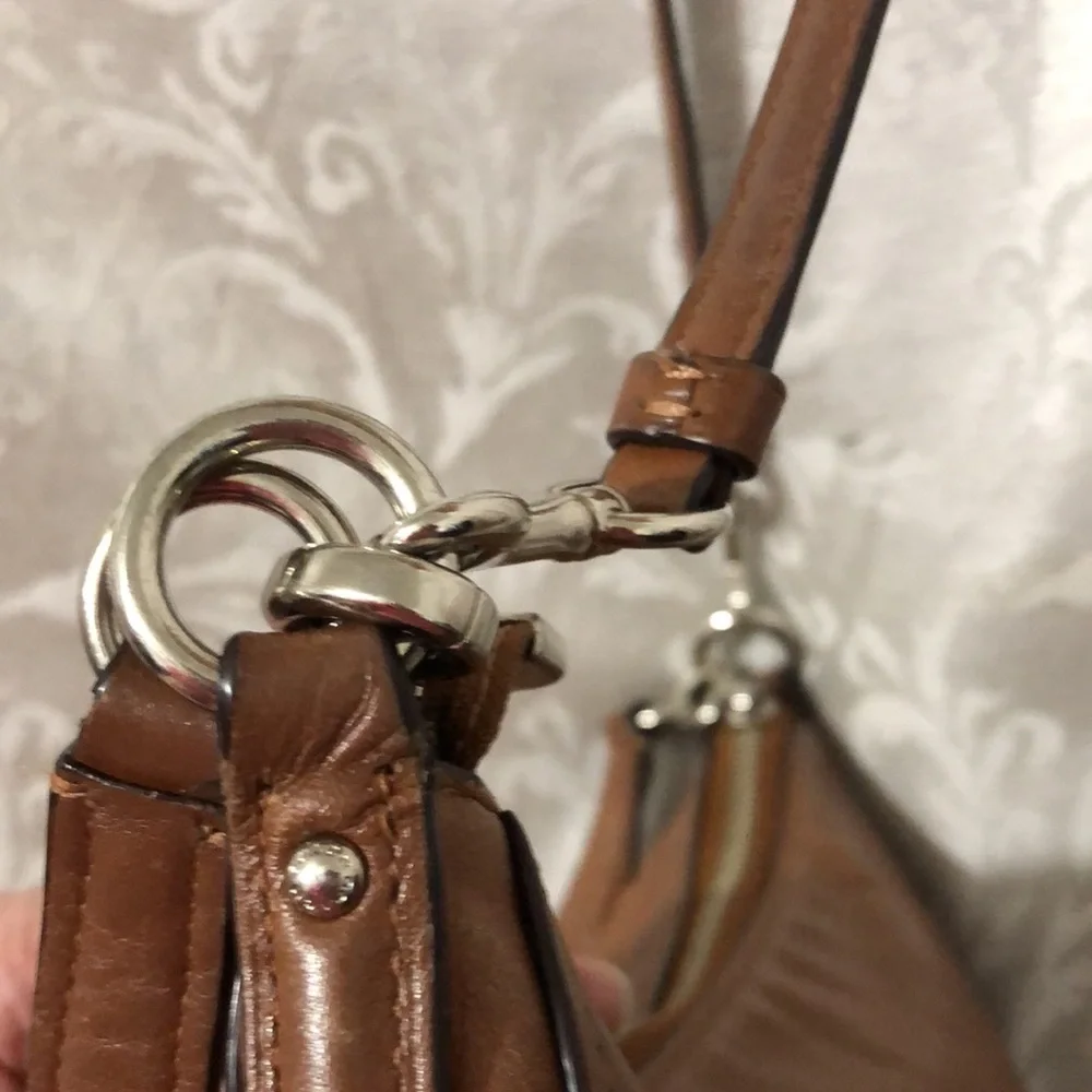 Coach Chelsea Leather Chestnut Shoulder Crossbody Bag.  Great Used Condition. - Picture 8 of 16